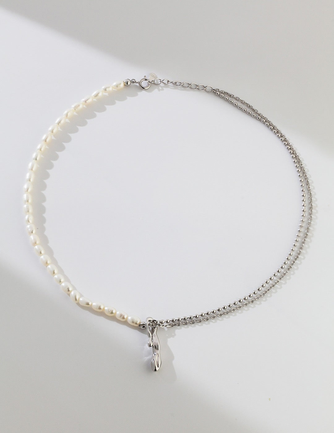 Natural Fluid Elements Pearl Necklace