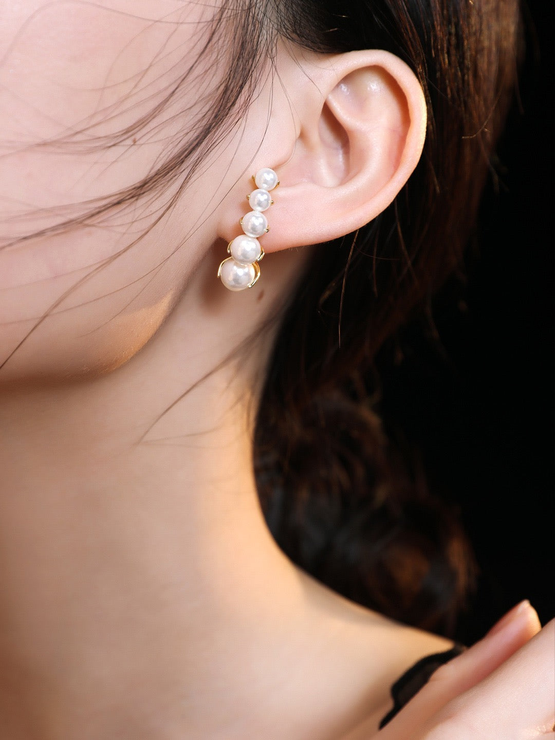 Unconventional Shell Pearl Earrings